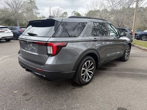 Used 2025 Ford Explorer ST-Line image 6