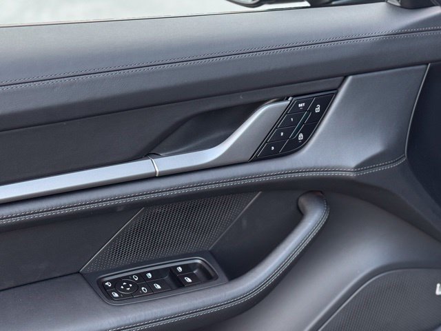 New 2025 Porsche Taycan 4S AWD/4WD image 17