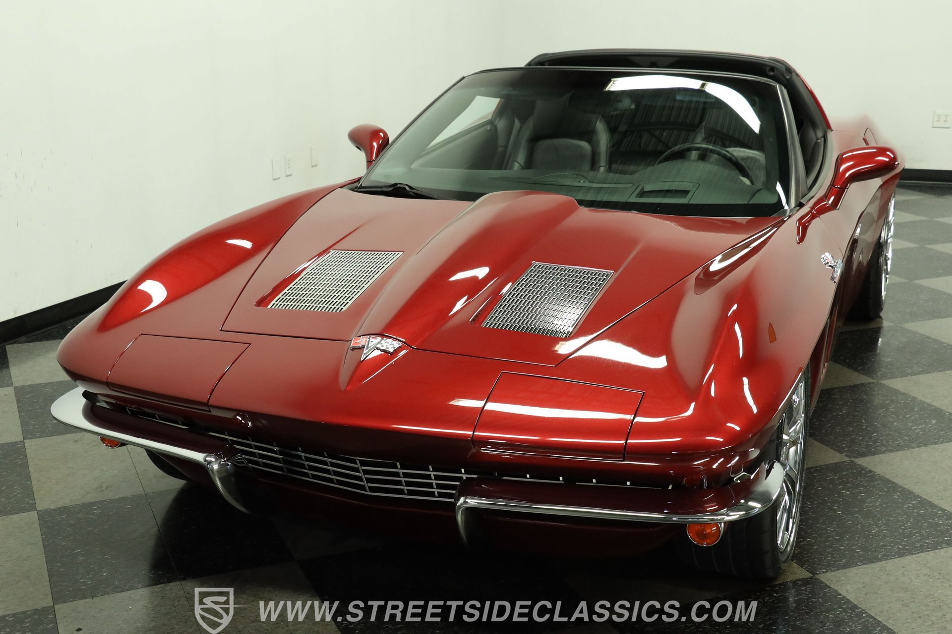 Used 2005 Chevrolet Corvette Coupe w/ Preferred Equipment Group RWD image 17