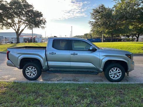 Certified 2024 Toyota Tacoma SR5 w/ SR5 Upgrade Package AWD/4WD image 7