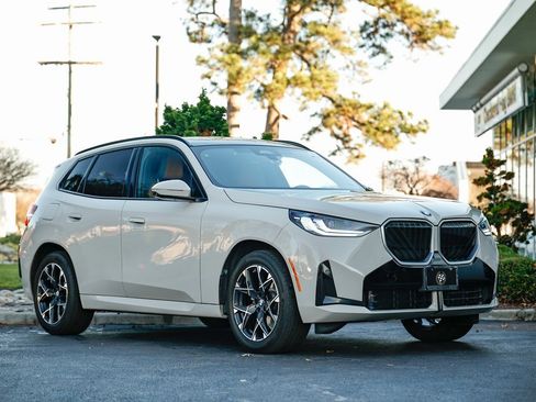 Certified 2025 BMW X3 xDrive30i w/ M Sport Package image 1