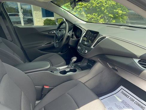 Used 2022 Chevrolet Malibu LT FWD image 13