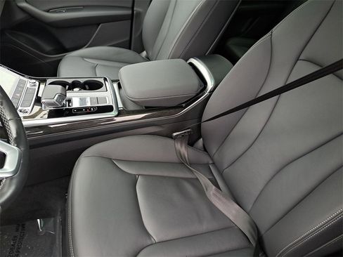 Used 2025 Audi Q8 Premium w/ Convenience Package image 18