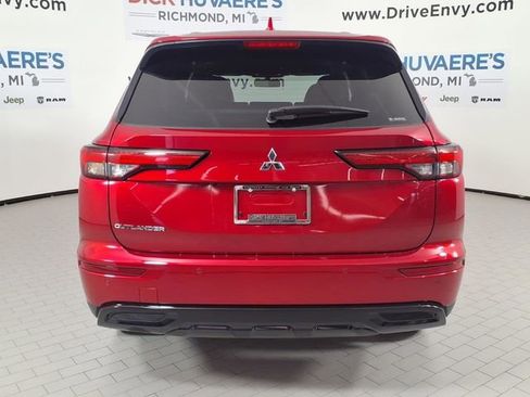 Used 2022 Mitsubishi Outlander SEL Black Edition image 5