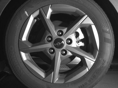 Used 2025 Kia K4 FWD image 14