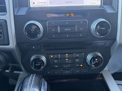 Used 2017 Ford F150 Lariat w/ Equipment Group 502A Luxury image 33