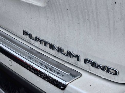 Used 2021 Toyota Highlander Platinum image 3