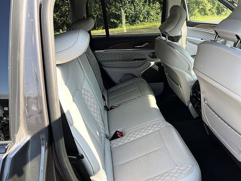 Used 2022 Jeep Grand Cherokee Summit w/ Adv Protech Group IV AWD/4WD image 20