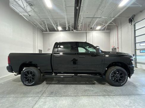 New 2026 RAM 2500 Big Horn AWD/4WD image 5