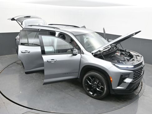 New 2026 Chevrolet Traverse RS w/ LPO, Floor Liner Package image 39