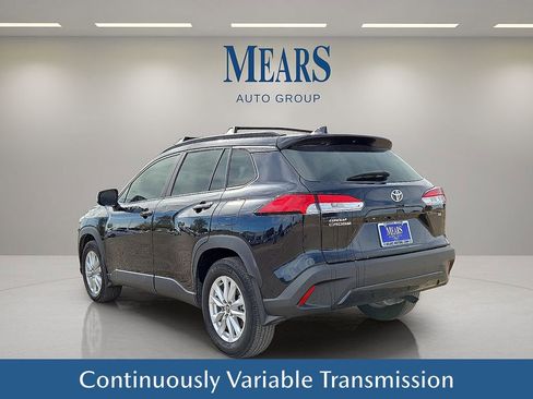 Used 2023 Toyota Corolla Cross LE image 4