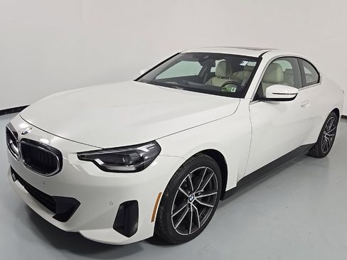 Certified 2023 BMW 230i xDrive Coupe w/ Convenience Package image 3