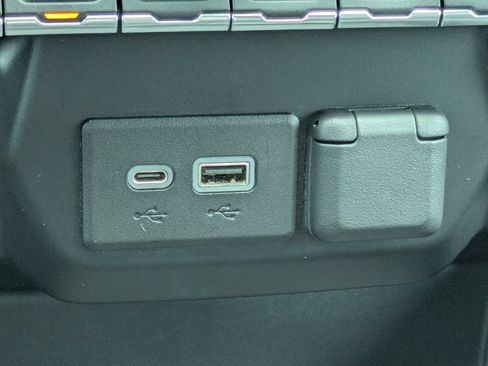 Used 2021 Chevrolet Silverado 1500 LT Trail Boss AWD/4WD image 21