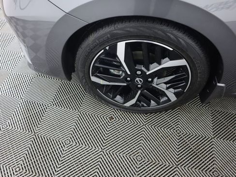 Certified 2025 Nissan Versa SR w/ Trunk Package image 31