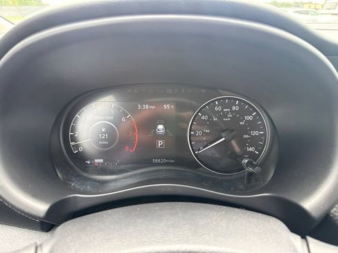Used 2024 Nissan Kicks SV FWD image 15
