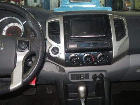 Used 2014 Toyota Tacoma 4x4 Double Cab w/ TRD Sport Package image 35