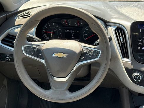 Used 2022 Chevrolet Malibu LS FWD image 12