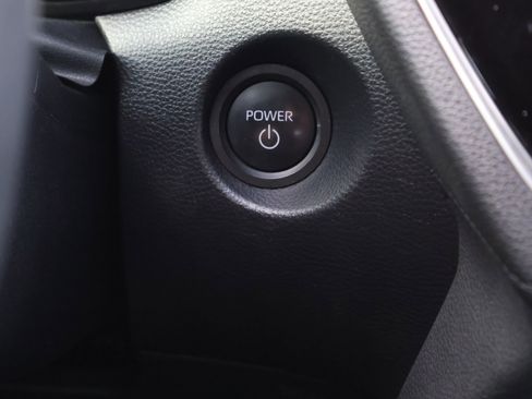 Used 2024 Toyota Corolla Cross SE image 30