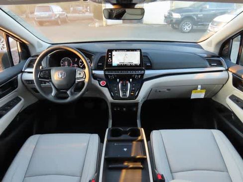 New 2026 Honda Odyssey Touring image 22