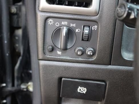 Used 2010 GMC Canyon SLT AWD/4WD image 15
