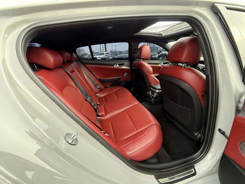 Used 2019 Kia Stinger GT1 image 13