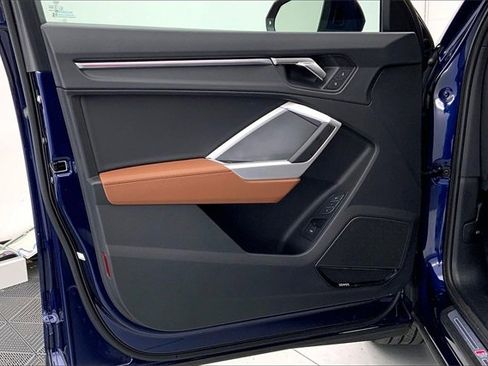 Certified 2025 Audi Q3 2.0T Premium Plus image 23