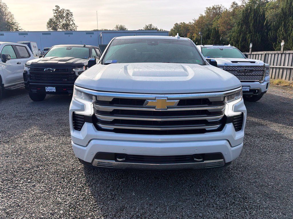 Used 2024 Chevrolet Silverado 1500 RST w/ Convenience Package II AWD/4WD image 2