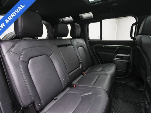 Used 2024 Land Rover Defender 110 S image 47