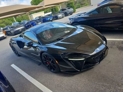 Used 2023 McLaren Artura image 2