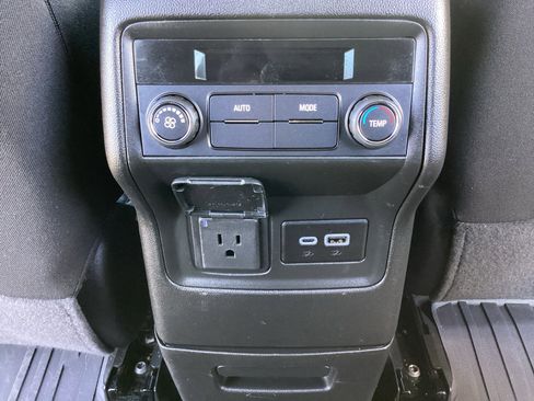 Used 2023 GMC Acadia SLE w/ Driver Convenience Package image 30