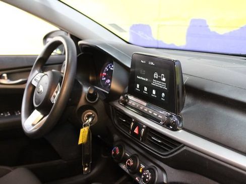 Used 2021 Kia Forte LXS FWD image 10