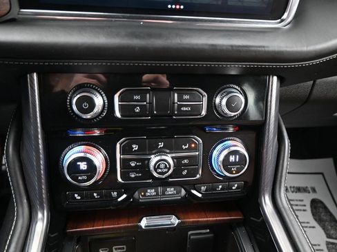 Used 2023 GMC Yukon XL Denali Ultimate image 14