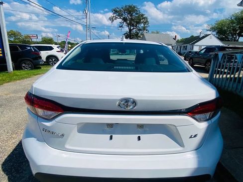 Used 2025 Toyota Corolla LE FWD image 19