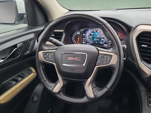 Used 2017 GMC Acadia Denali w/ Technology Package image 10