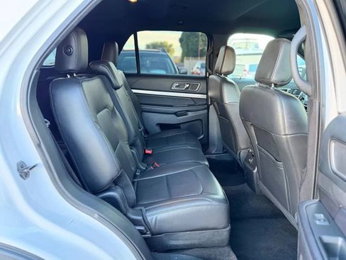 Used 2018 Ford Explorer XLT w/ Equipment Group 202A image 23