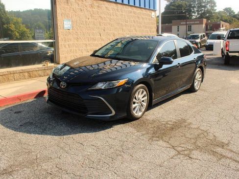 Used 2021 Toyota Camry LE FWD image 3