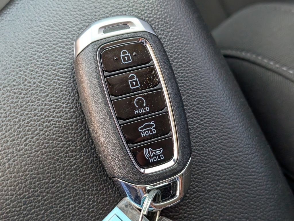 Used 2022 Hyundai Elantra SEL w/ Cargo Package FWD image 29