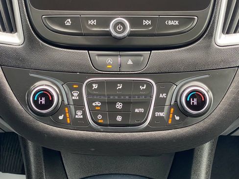 Used 2023 Chevrolet Malibu LT FWD image 21