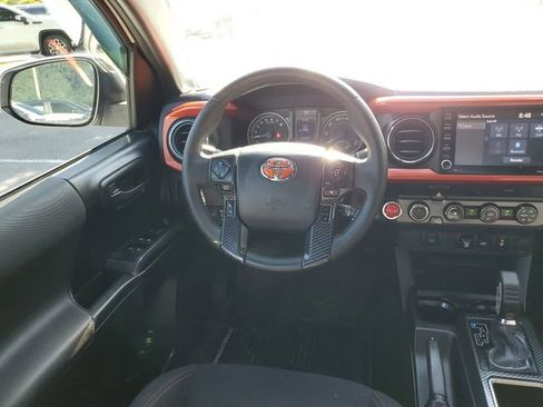 Used 2020 Toyota Tacoma TRD Sport AWD/4WD image 12