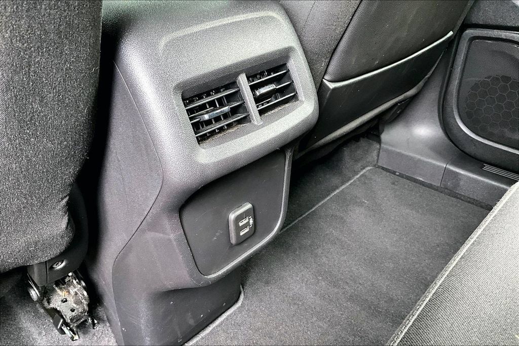 Used 2024 GMC Terrain SLE AWD/4WD image 10