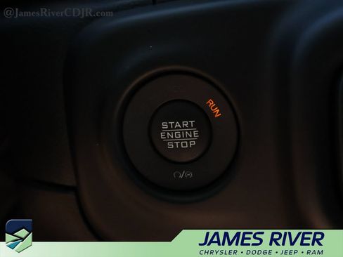 Used 2023 Jeep Wrangler Unlimited AWD/4WD image 30