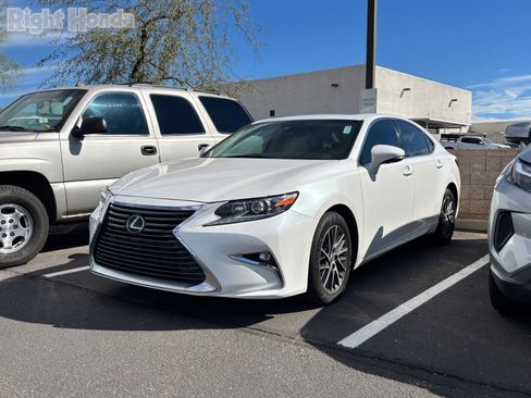 Used 2017 Lexus ES 350 w/ Premium Package image 2