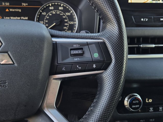 Used 2025 Mitsubishi Outlander SE AWD/4WD image 25