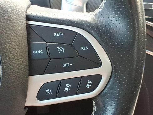 Used 2019 Jeep Grand Cherokee SRT AWD/4WD image 13