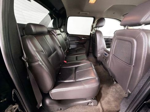 Used 2011 Chevrolet Avalanche LT w/ Luxury Package AWD/4WD image 26