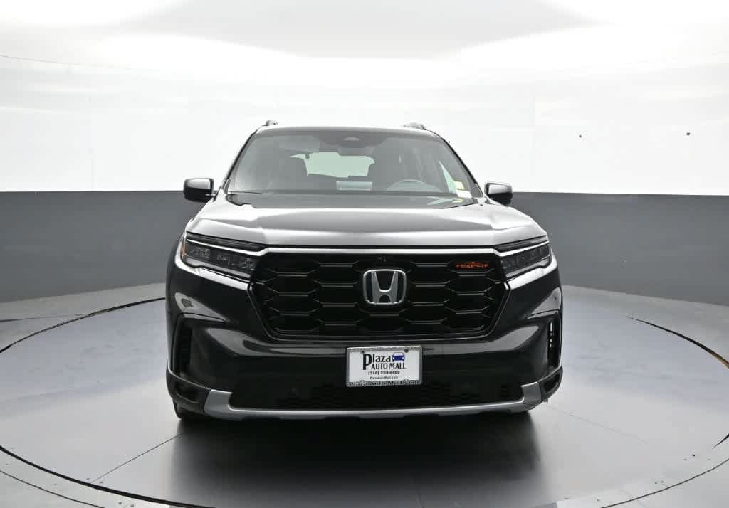 Certified 2024 Honda Pilot TrailSport image 1