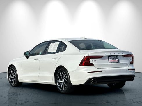 Used 2020 Volvo S60 T5 Momentum w/ Premium Package image 6