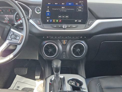 Used 2024 Chevrolet Blazer LT FWD image 17