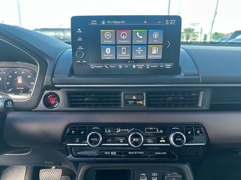 Used 2025 Honda Pilot Elite image 22