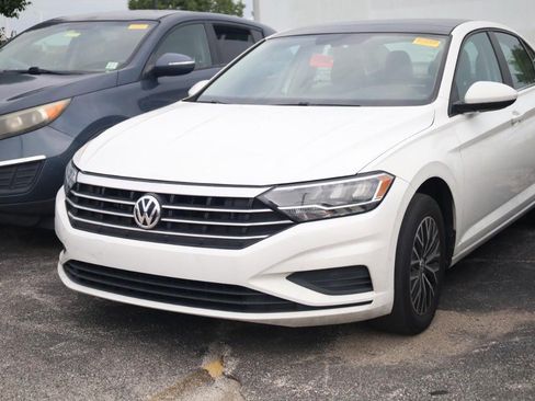 Used 2020 Volkswagen Jetta SE FWD image 4